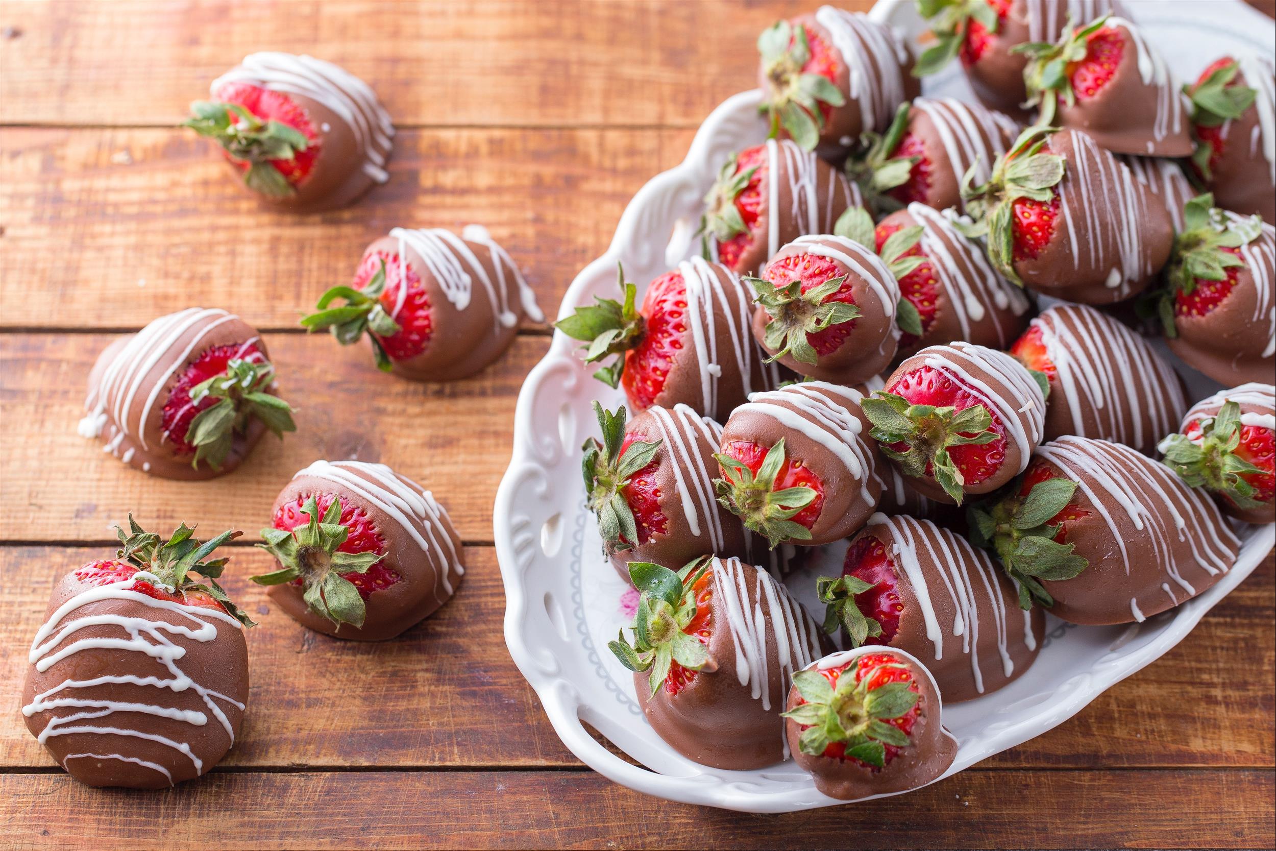a-lot-of-chocolate-covered-strawberries.jpg